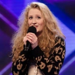 janet_devlin