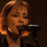 suzanne_vega