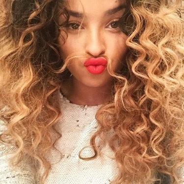 ella_eyre