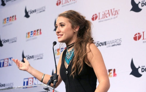 lauren_daigle